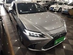 Lexus ES 200 Premium Edition - ფოტო 3