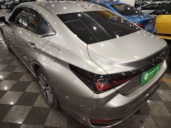 Lexus ES 200 Premium Edition - ფოტო 4