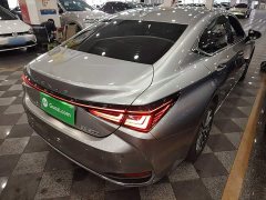 Lexus ES 200 Premium Edition - ფოტო 6