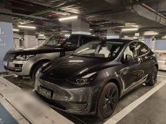 Tesla Model Y Rear-Wheel Drive - ფოტო 1