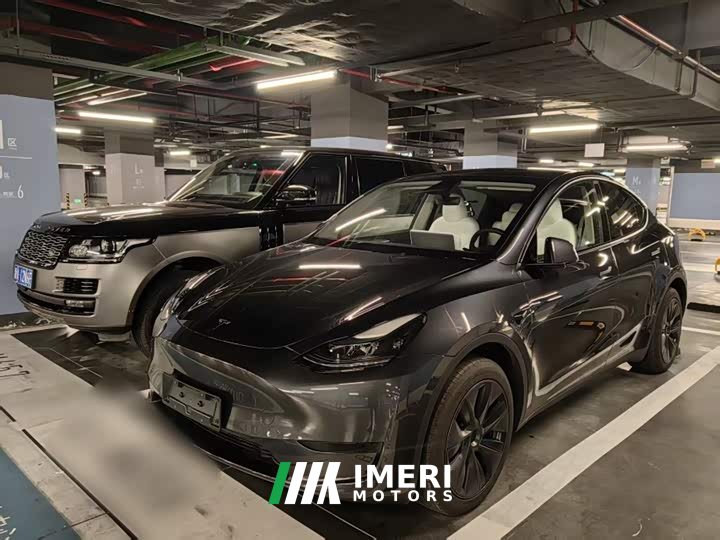 Tesla Model Y Rear-Wheel Drive