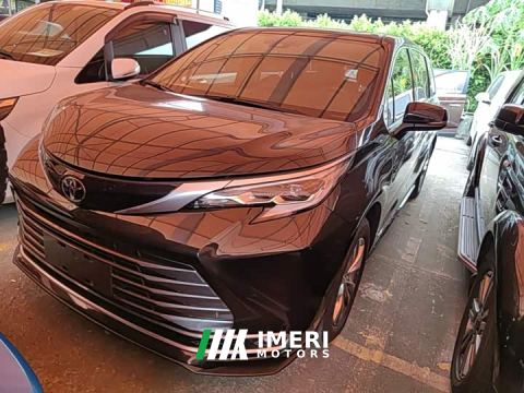 2025 Toyota Sienna 2.5L Hybrid AWD Luxury