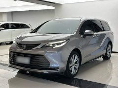Toyota Sienna 2.5L Hybrid Premium Luxury Edition - ფოტო 1