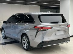 Toyota Sienna 2.5L Hybrid Premium Luxury Edition - ფოტო 12