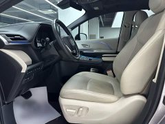 Toyota Sienna 2.5L Hybrid Premium Luxury Edition - ფოტო 13