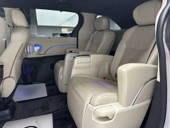 Toyota Sienna 2.5L Hybrid Premium Luxury Edition - ფოტო 19
