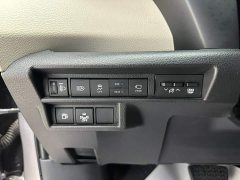 Toyota Sienna 2.5L Hybrid Premium Luxury Edition - ფოტო 2