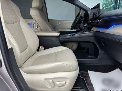 Toyota Sienna 2.5L Hybrid Premium Luxury Edition - ფოტო 4