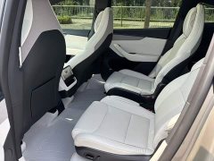 Tesla Model Y L 2025 Long Range All-Wheel Drive - ფოტო 10