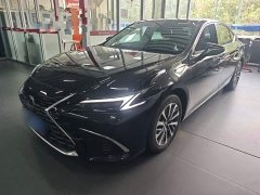Lexus ES 200 Premium Edition - ფოტო 1