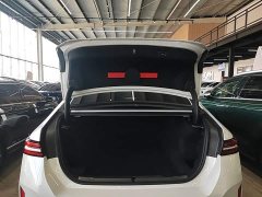 BMW 5 Series 525Li M Sport Package - ფოტო 18