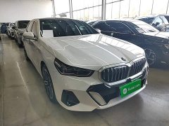 BMW 5 Series 525Li M Sport Package - ფოტო 3