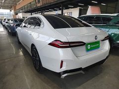BMW 5 Series 525Li M Sport Package - ფოტო 4