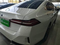 BMW 5 Series 525Li M Sport Package - ფოტო 7