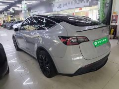 Tesla Model Y Performance All-Wheel Drive - ფოტო 4