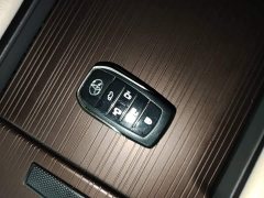 Toyota Gravia 2.5L Hybrid Premium Welfare Plus Edition - ფოტო 8