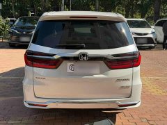 Honda Odyssey 2.0L e:HEV Luxury - ფოტო 15