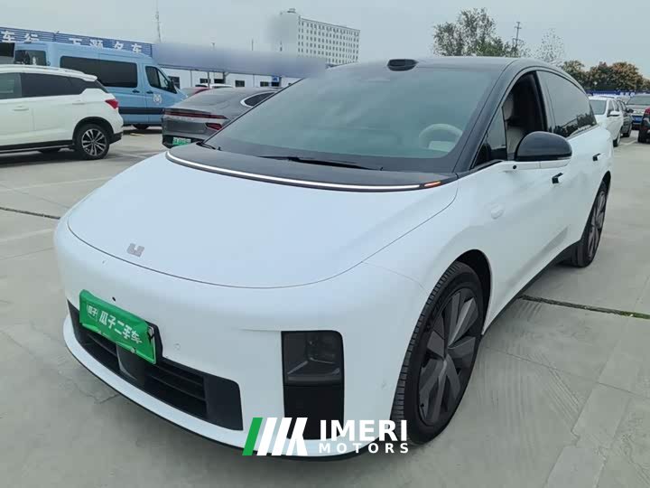 Li Auto i6 Four-Wheel Drive Standard Edition - ავტომობილი ჩინეთიდან