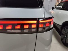 BMW eπ008 2025 210Ultra Ruoyi Edition 5-seater - ფოტო 7