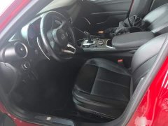 Alfa Romeo Giulia 2022 2.0T 280HP Ti Driving Control Edition - ფოტო 14