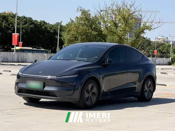 Tesla Model Y Rear-Wheel Drive