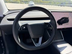 Tesla Model Y Rear-Wheel Drive - ფოტო 2