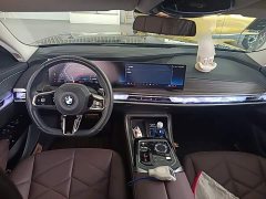BMW 7 Series 2023 735Li M Sport Package - ფოტო 13