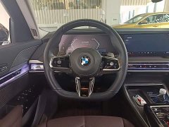 BMW 7 Series 2023 735Li M Sport Package - ფოტო 14