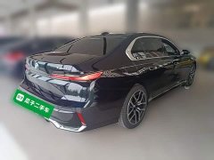 BMW 7 Series 2023 735Li M Sport Package - ფოტო 9