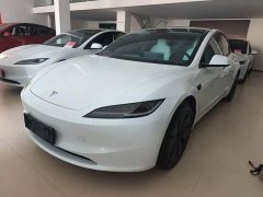 Tesla Model 3 Rear-Wheel Drive - ფოტო 1