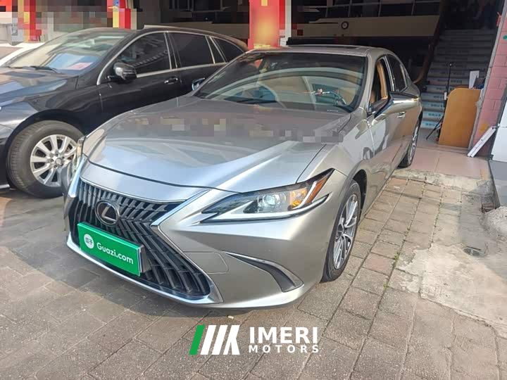 Lexus ES 200 Luxury