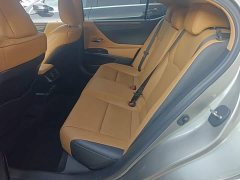 Lexus ES 200 Luxury - ფოტო 16