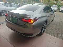 Lexus ES 200 Luxury - ფოტო 6
