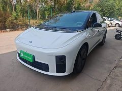 Li Auto i6 2025 Two-Wheel Drive Standard - ფოტო 1