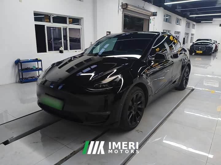 Tesla Model Y Long Range All-Wheel Drive
