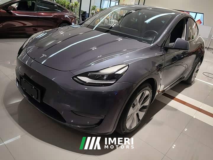Tesla Model Y Long Range All-Wheel Drive