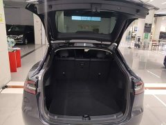 Tesla Model Y Long Range All-Wheel Drive - ფოტო 14
