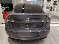 Tesla Model Y Long Range All-Wheel Drive - ფოტო 3