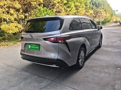 Toyota Sienna 2021 2.5L Hybrid Luxury - ფოტო 6