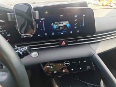 Hyundai Elantra 1.5L CVT Luxury - ფოტო 12