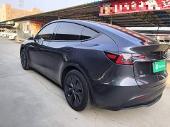 Tesla Model Y Rear-Wheel Drive - ფოტო 4