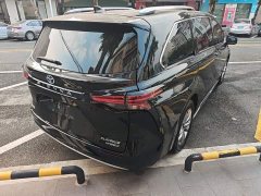 Toyota Sienna 2021 2.5L Hybrid Platinum Edition - ფოტო 6