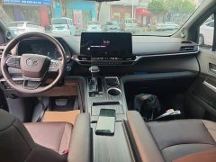 Toyota Sienna 2021 2.5L Hybrid Platinum Edition - ფოტო 9