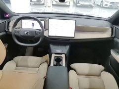 Volvo XC70 Plug-in Hybrid 2026 AWD Extended Range Plus - ფოტო 9