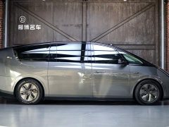 Li Auto Li Xiang MEGA 2024 Ultra - ფოტო 4