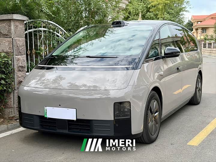 Li Auto Li Xiang MEGA Ultra