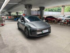 Tesla Model Y Rear-Wheel Drive - ფოტო 3