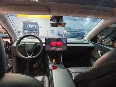 Tesla Model Y Rear-Wheel Drive - ფოტო 5