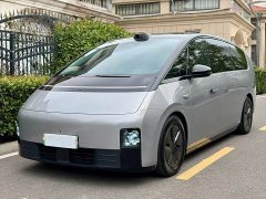 Li Auto Li Xiang MEGA Ultra - ფოტო 1