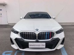 BMW 5 Series 525Li M Sport Package - ფოტო 2